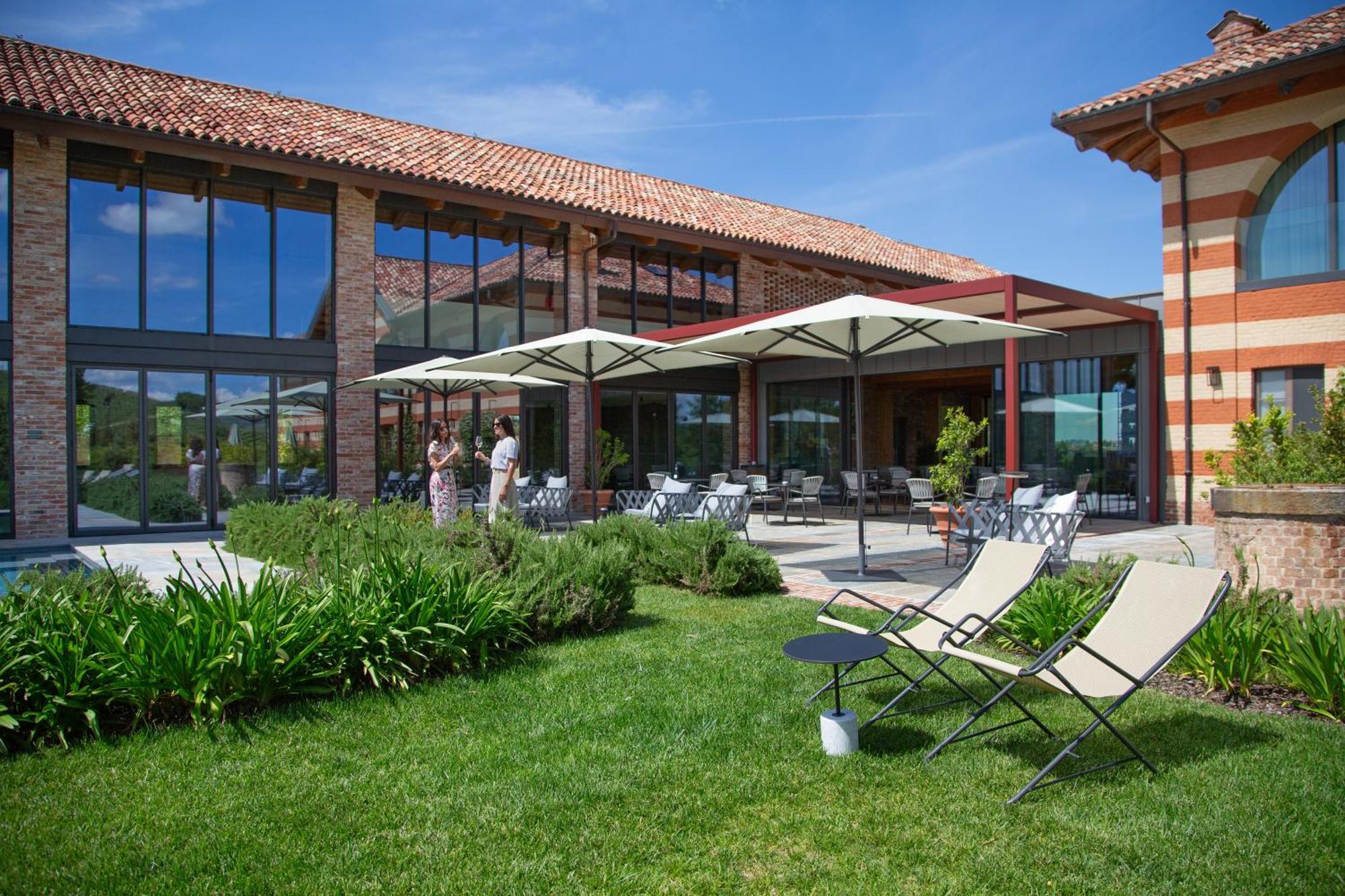 Villaggio Narrante - Cascina Galarej Serralunga d'Alba Exterior photo